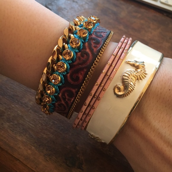 Leather and Crystal Bracelet - Picture 6 of 6